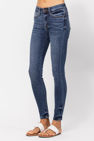 Back Road Judy Blue Mid Rise Skinny Fit Medium Wash Jeans Side